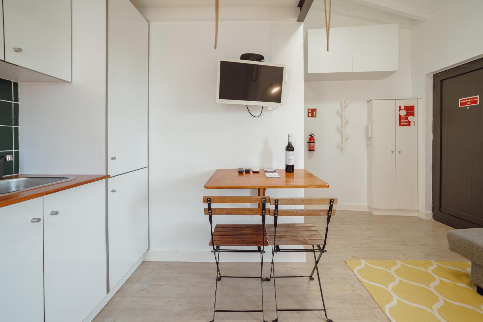 Mezzanine Stylish Apartments By Vacationy ポルト エクステリア 写真
